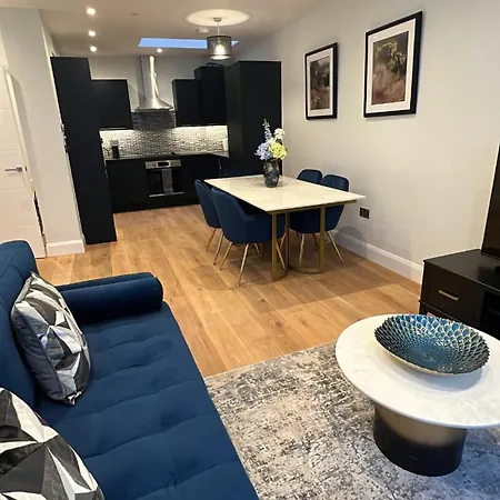 Two Bedroom Luxury Apartment London Exterior photo